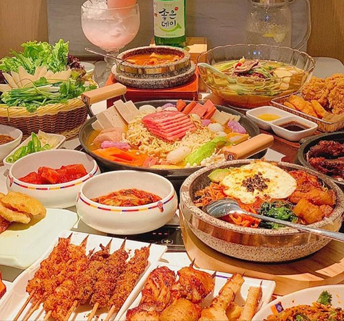一句简单晒美食的句子，适合朋友圈发美食的文案