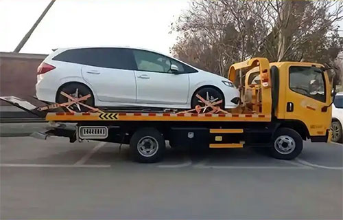 高速公路救援拖车收费吗